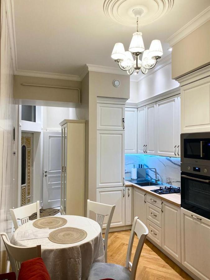 Grand De Luxe Residence Лвив Екстериор снимка