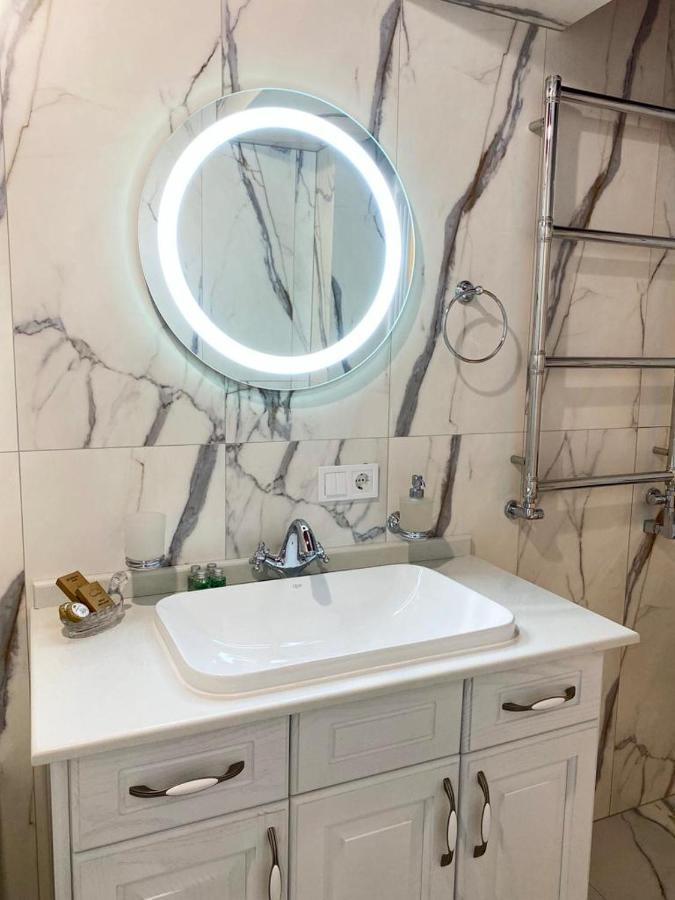 Grand De Luxe Residence Лвив Екстериор снимка