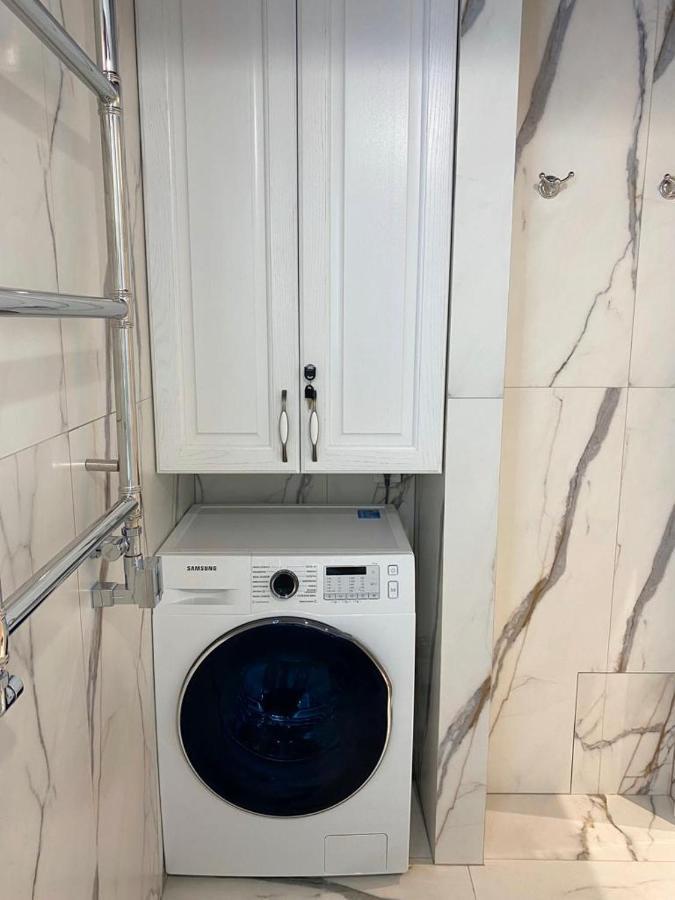 Grand De Luxe Residence Лвив Екстериор снимка